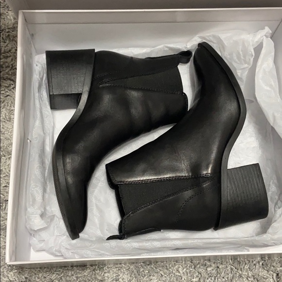 Steve Madden Booties - Picture 4 of 5